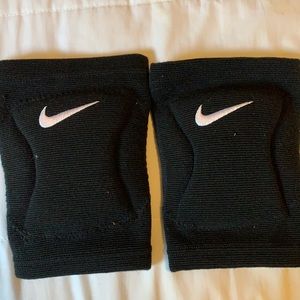 Nike dri-fit knee pads